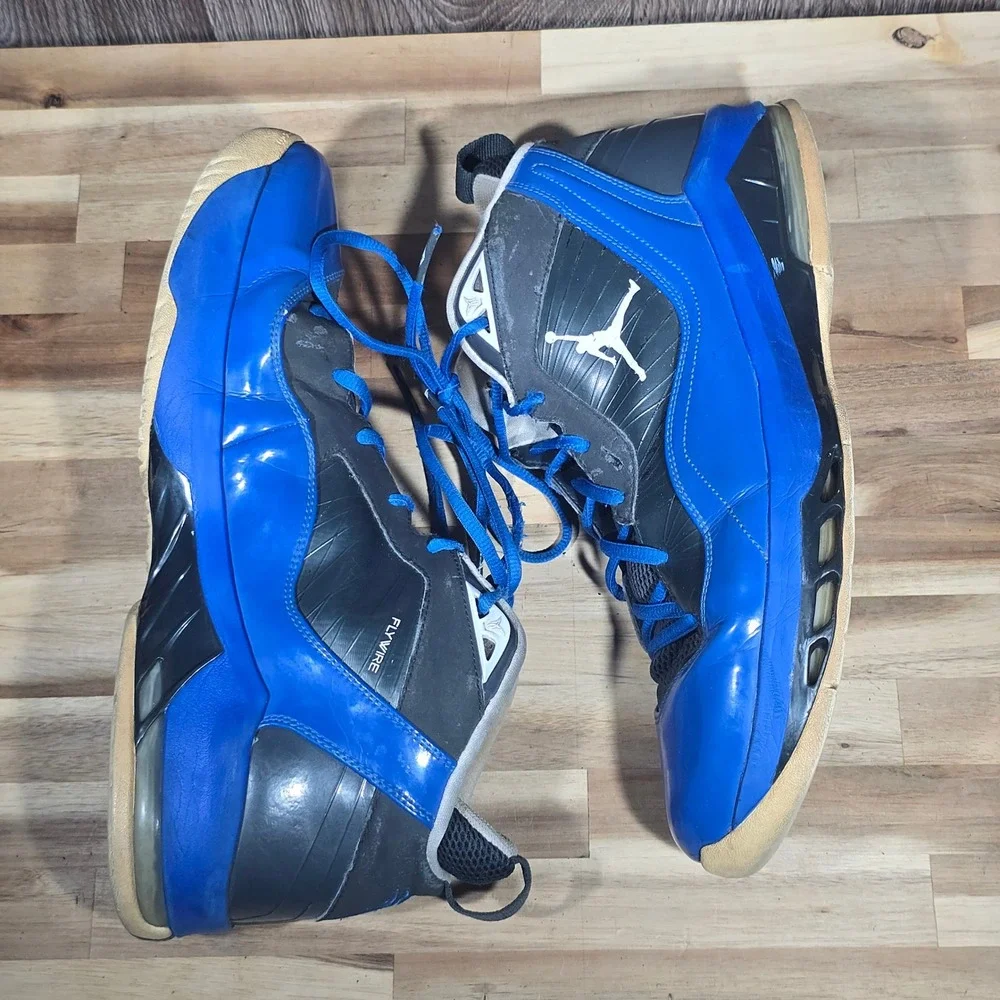 Jordan Melo M8 Anthracite White Varsity Royal 469786-018‎ Size 13 Blue Black